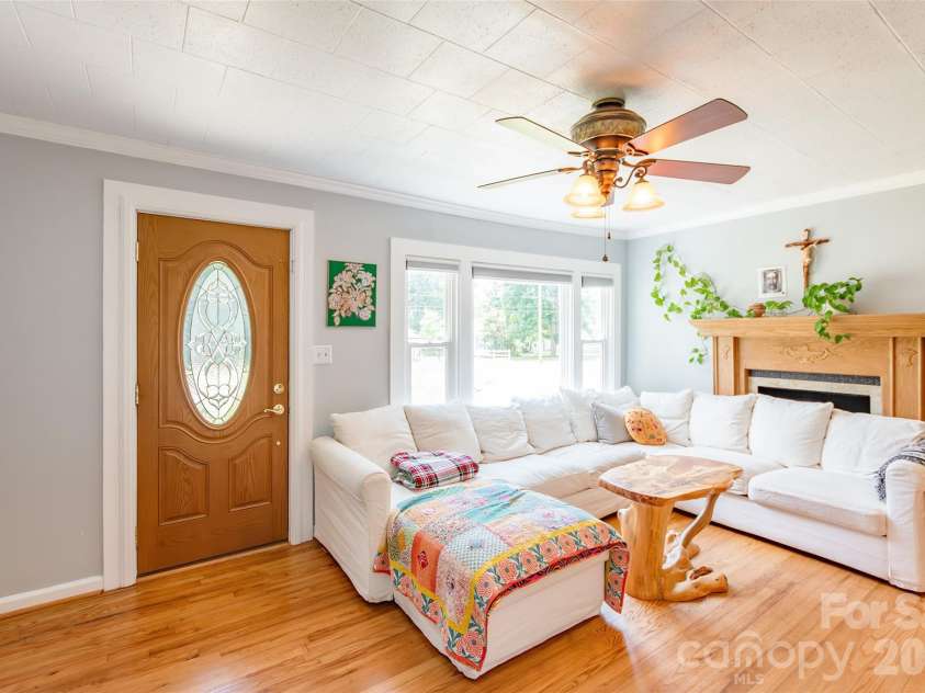 711 Linwood Road, Kings Mountain, NC 28086.  MLS# CAR4402898, YatesRealty ID 36575. 