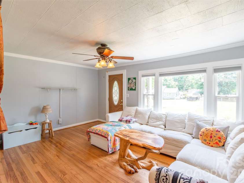 711 Linwood Road, Kings Mountain, NC 28086.  MLS# CAR4402898, YatesRealty ID 36575. 