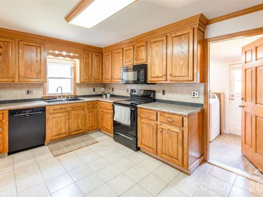 711 Linwood Road, Kings Mountain, NC 28086.  MLS# CAR4402898, YatesRealty ID 36575. 