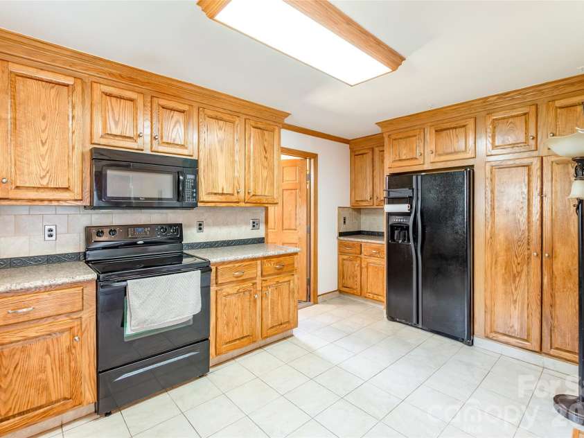 711 Linwood Road, Kings Mountain, NC 28086.  MLS# CAR4402898, YatesRealty ID 36575. 