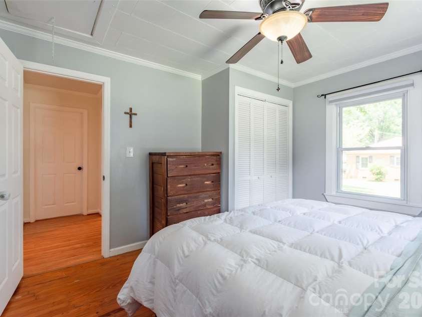 711 Linwood Road, Kings Mountain, NC 28086.  MLS# CAR4402898, YatesRealty ID 36575. 