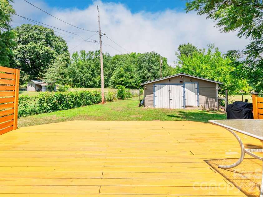 711 Linwood Road, Kings Mountain, NC 28086.  MLS# CAR4402898, YatesRealty ID 36575. 