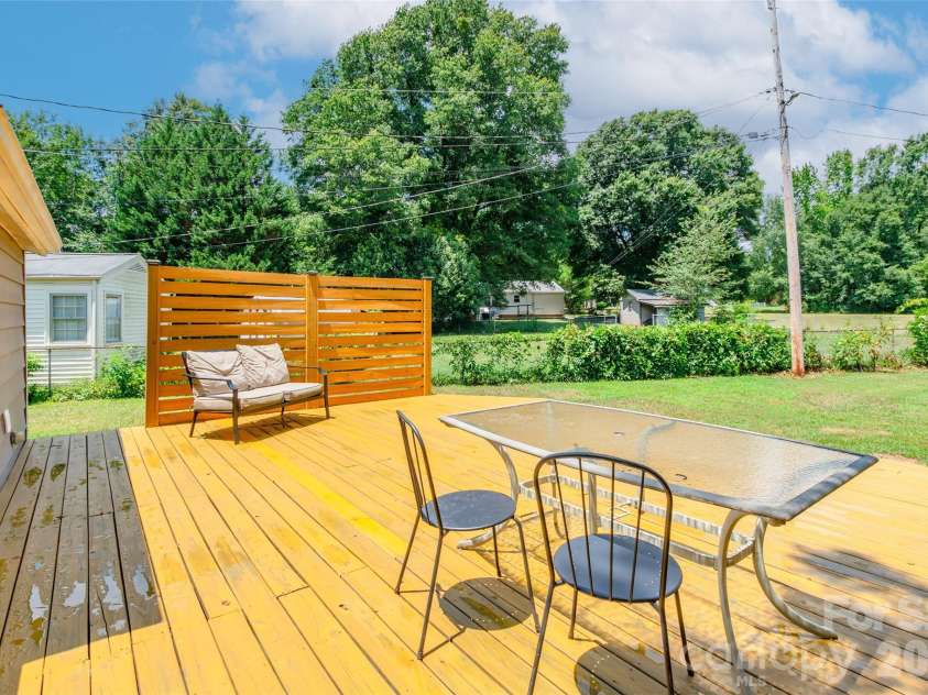 711 Linwood Road, Kings Mountain, NC 28086.  MLS# CAR4402898, YatesRealty ID 36575. 