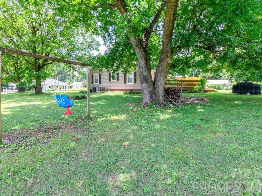 711 Linwood Road, Kings Mountain, NC 28086.  MLS# CAR4402898, YatesRealty ID 36575. 