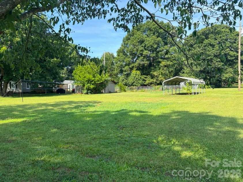 711 Linwood Road, Kings Mountain, NC 28086.  MLS# CAR4402898, YatesRealty ID 36575. 