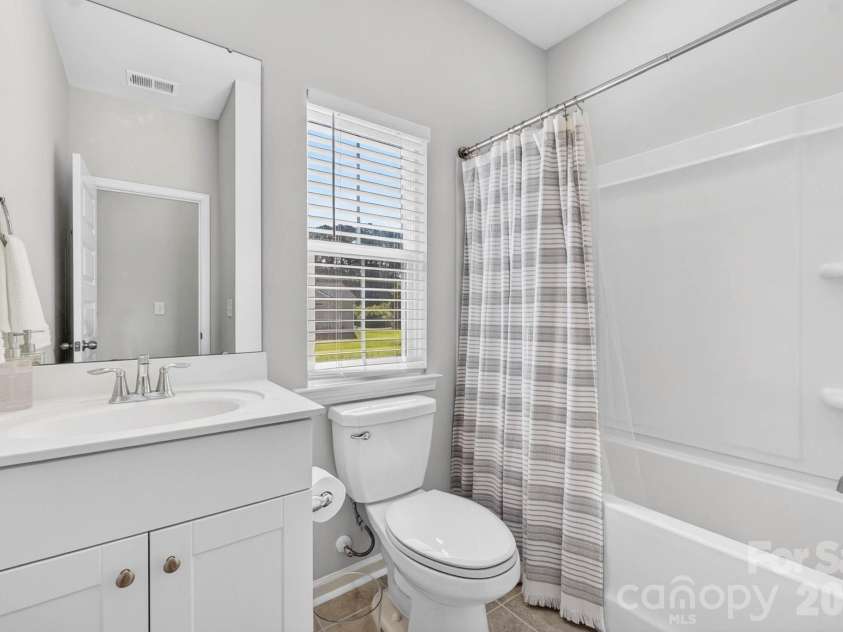9205 Little Osprey Drive, Calabash, NC 28467.  MLS# CAR4398184, YatesRealty ID 36576. Bathroom 2