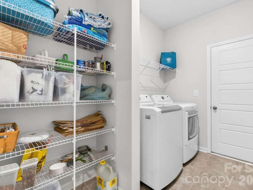 9205 Little Osprey Drive, Calabash, NC 28467.  MLS# CAR4398184, YatesRealty ID 36576. Laundry room