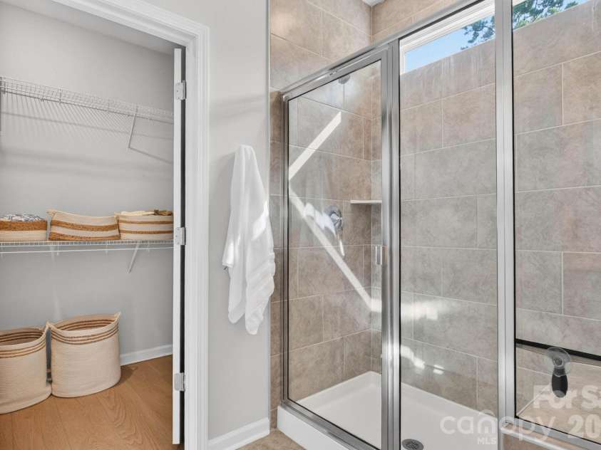 9205 Little Osprey Drive, Calabash, NC 28467.  MLS# CAR4398184, YatesRealty ID 36576. Tiled shower
