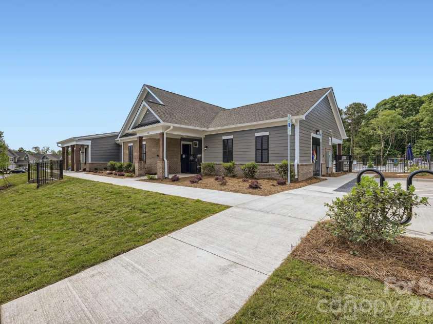 124 Goodleigh Lane, Mooresville, NC 28115.  MLS# CAR4353513, YatesRealty ID 36579. 
