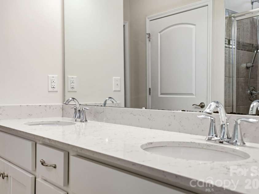 124 Goodleigh Lane, Mooresville, NC 28115.  MLS# CAR4353513, YatesRealty ID 36579. Convenient Double Sinks