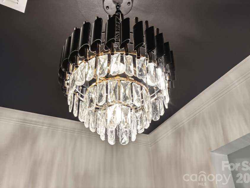124 Goodleigh Lane, Mooresville, NC 28115.  MLS# CAR4353513, YatesRealty ID 36579. Designer-Inspired Touches