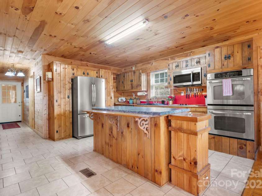 240 Wildwood Road, Lenoir, NC 28645.  MLS# CAR4334176, YatesRealty ID 3658. 