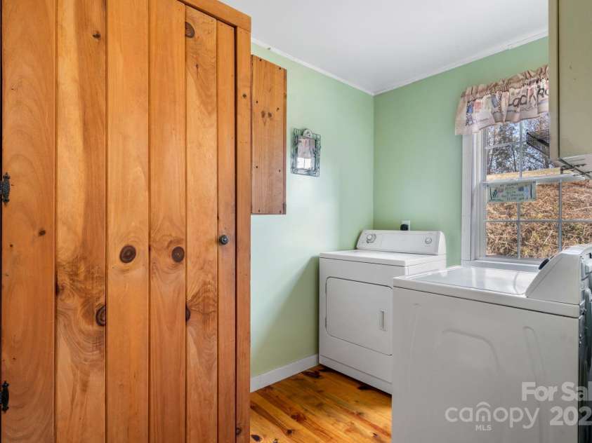 240 Wildwood Road, Lenoir, NC 28645.  MLS# CAR4334176, YatesRealty ID 3658. 