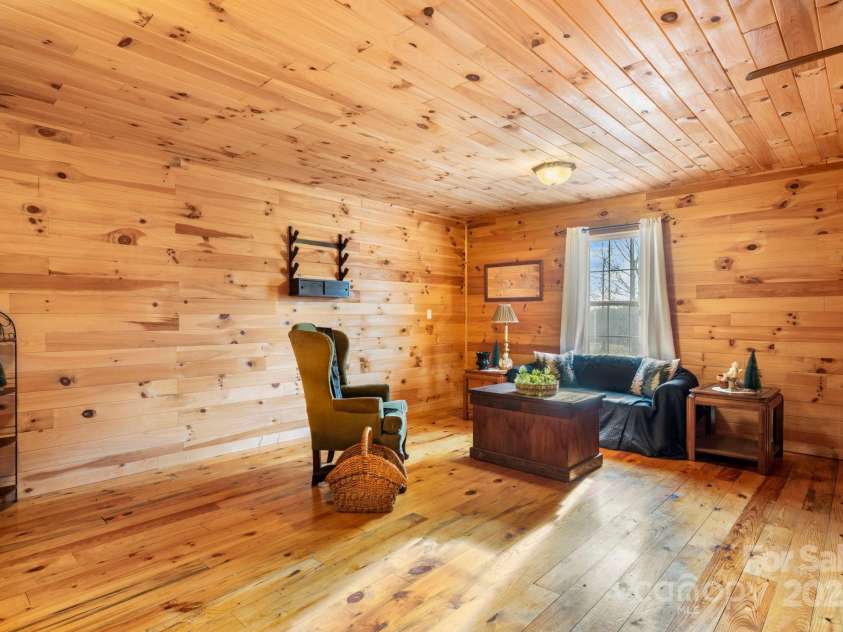 240 Wildwood Road, Lenoir, NC 28645.  MLS# CAR4334176, YatesRealty ID 3658. 