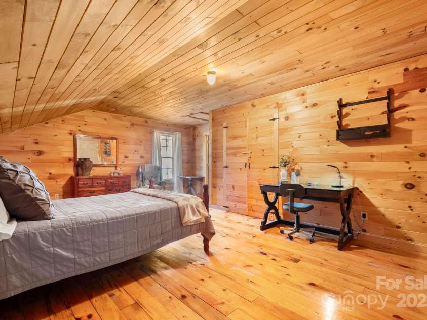 240 Wildwood Road, Lenoir, NC 28645.  MLS# CAR4334176, YatesRealty ID 3658. 