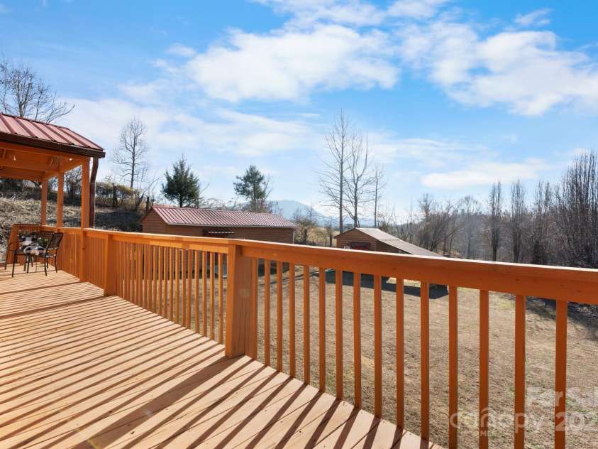 240 Wildwood Road, Lenoir, NC 28645.  MLS# CAR4334176, YatesRealty ID 3658. 