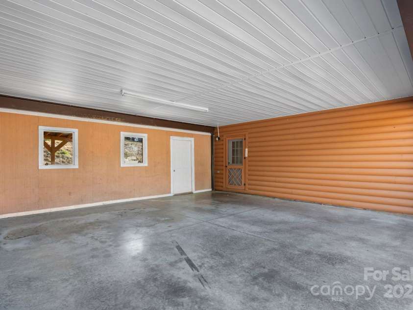 240 Wildwood Road, Lenoir, NC 28645.  MLS# CAR4334176, YatesRealty ID 3658. 