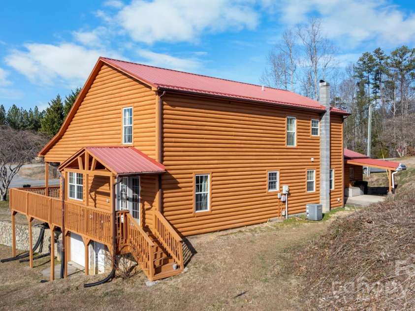 240 Wildwood Road, Lenoir, NC 28645.  MLS# CAR4334176, YatesRealty ID 3658. 