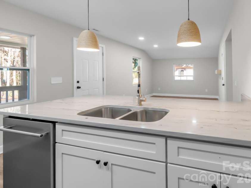 401 Golf Course Road, Winnsboro, SC 29180.  MLS# CAR4336099, YatesRealty ID 3658. 