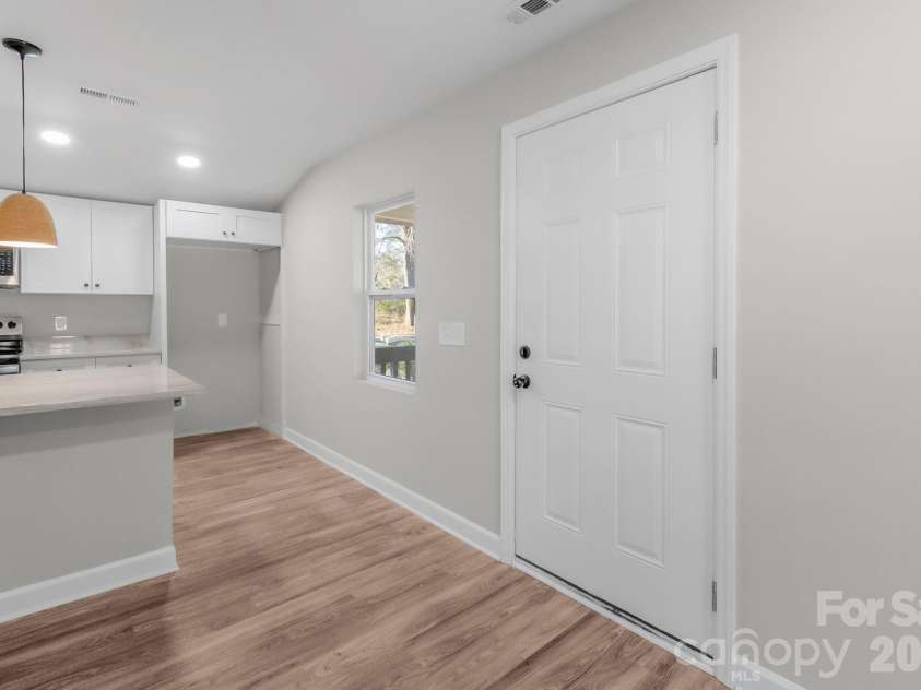 401 Golf Course Road, Winnsboro, SC 29180.  MLS# CAR4336099, YatesRealty ID 3658. Entry Way