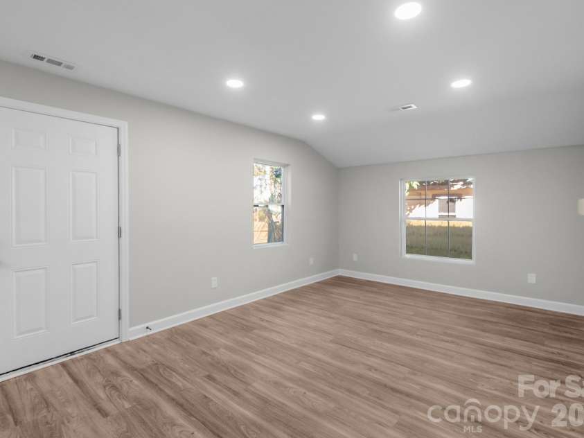 401 Golf Course Road, Winnsboro, SC 29180.  MLS# CAR4336099, YatesRealty ID 3658. Living Room