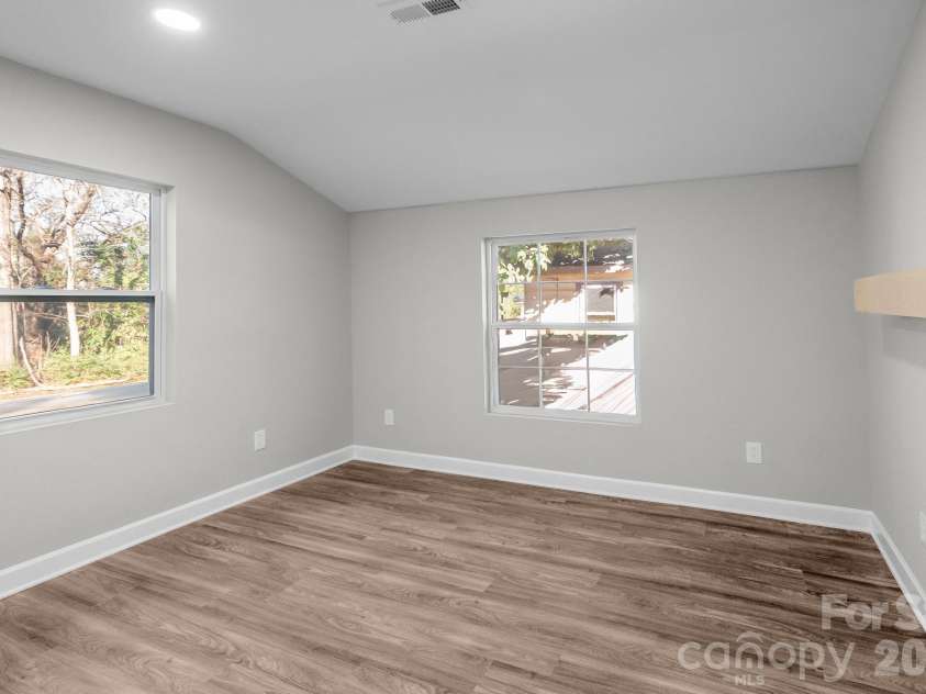 401 Golf Course Road, Winnsboro, SC 29180.  MLS# CAR4336099, YatesRealty ID 3658. Living Room