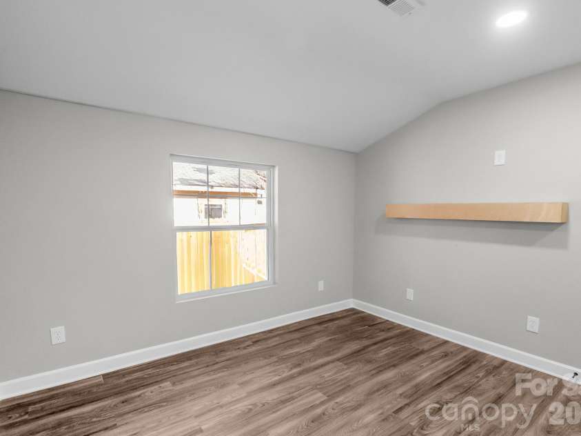 401 Golf Course Road, Winnsboro, SC 29180.  MLS# CAR4336099, YatesRealty ID 3658. Living Room