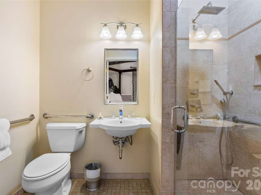 86 Edgemont Road, Asheville, NC 28801.  MLS# CAR4375523, YatesRealty ID 36581. Main level, bathroom two
