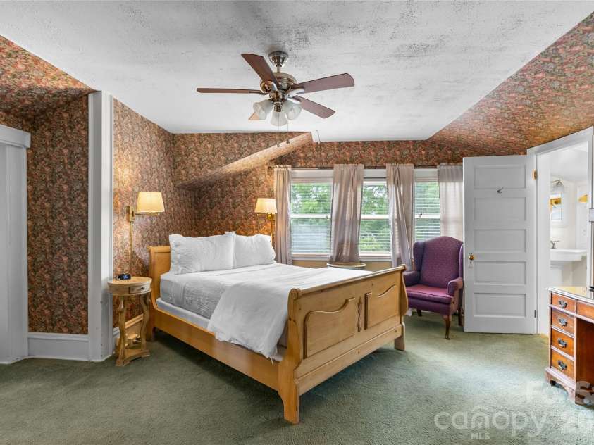 86 Edgemont Road, Asheville, NC 28801.  MLS# CAR4375523, YatesRealty ID 36581. Third story, bedroom nine