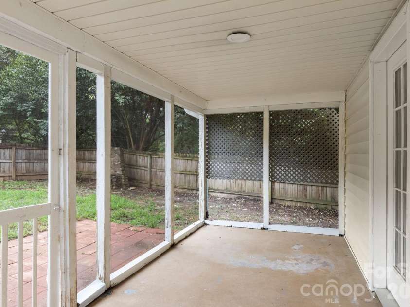 207 Edgemont Drive, Shelby, NC 28150.  MLS# CAR4402527, YatesRealty ID 36582. 