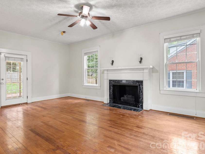 207 Edgemont Drive, Shelby, NC 28150.  MLS# CAR4402527, YatesRealty ID 36582. 