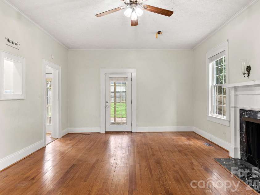 207 Edgemont Drive, Shelby, NC 28150.  MLS# CAR4402527, YatesRealty ID 36582. 