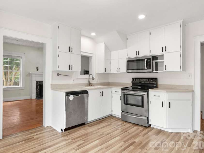 207 Edgemont Drive, Shelby, NC 28150.  MLS# CAR4402527, YatesRealty ID 36582. 
