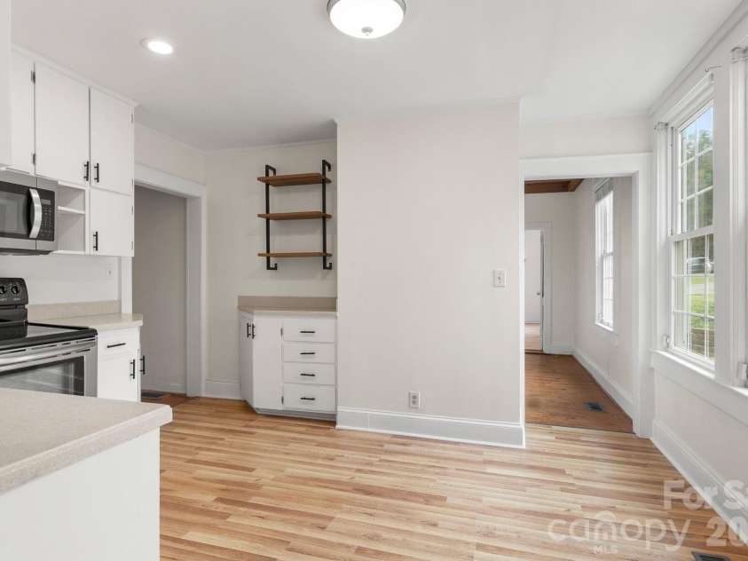 207 Edgemont Drive, Shelby, NC 28150.  MLS# CAR4402527, YatesRealty ID 36582. 