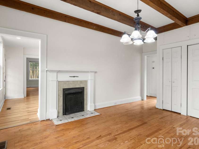 207 Edgemont Drive, Shelby, NC 28150.  MLS# CAR4402527, YatesRealty ID 36582. 