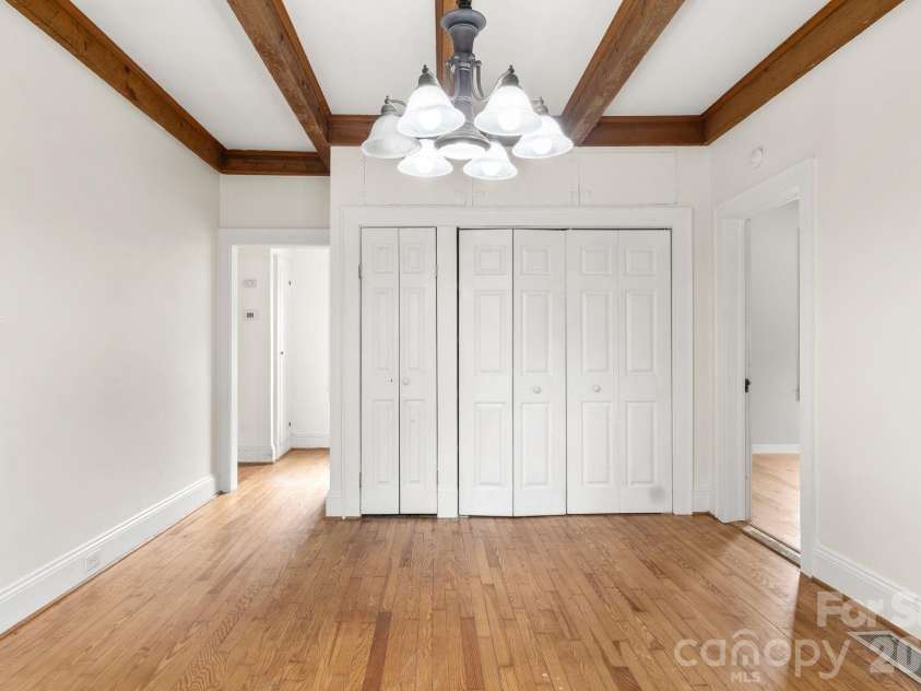 207 Edgemont Drive, Shelby, NC 28150.  MLS# CAR4402527, YatesRealty ID 36582. 