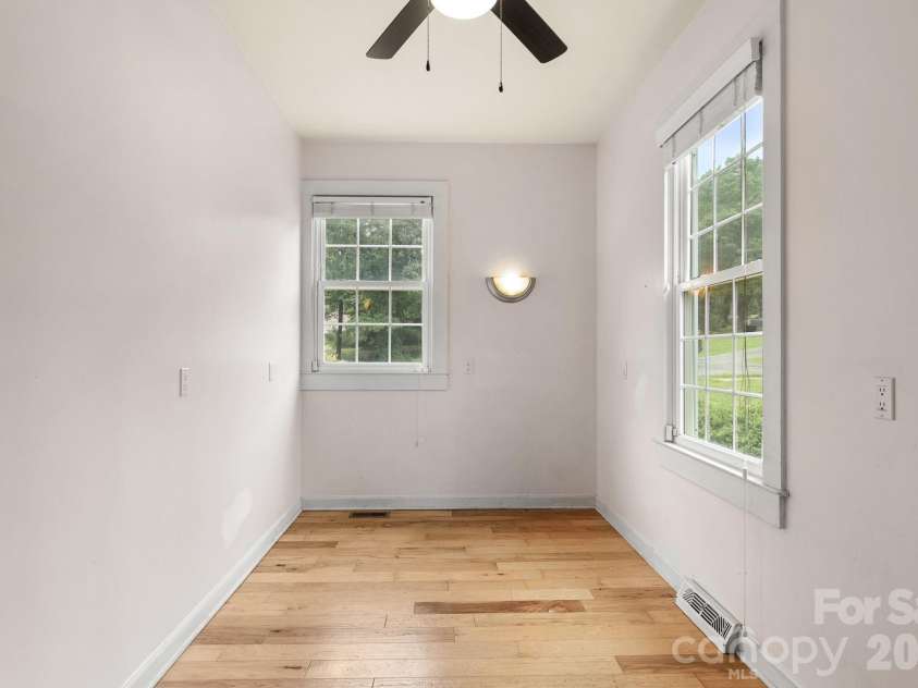 207 Edgemont Drive, Shelby, NC 28150.  MLS# CAR4402527, YatesRealty ID 36582. Office off  the Primary on Main