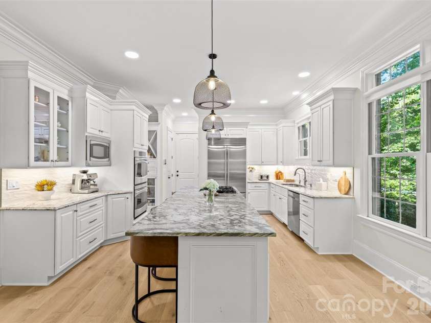 3030 Ashford Glen Drive, Matthews, NC 28104.  MLS# CAR4399713, YatesRealty ID 36584. 