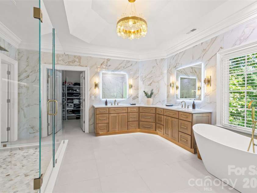 3030 Ashford Glen Drive, Matthews, NC 28104.  MLS# CAR4399713, YatesRealty ID 36584. 