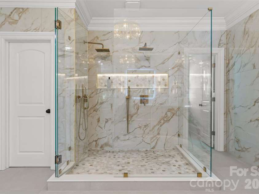 3030 Ashford Glen Drive, Matthews, NC 28104.  MLS# CAR4399713, YatesRealty ID 36584. 