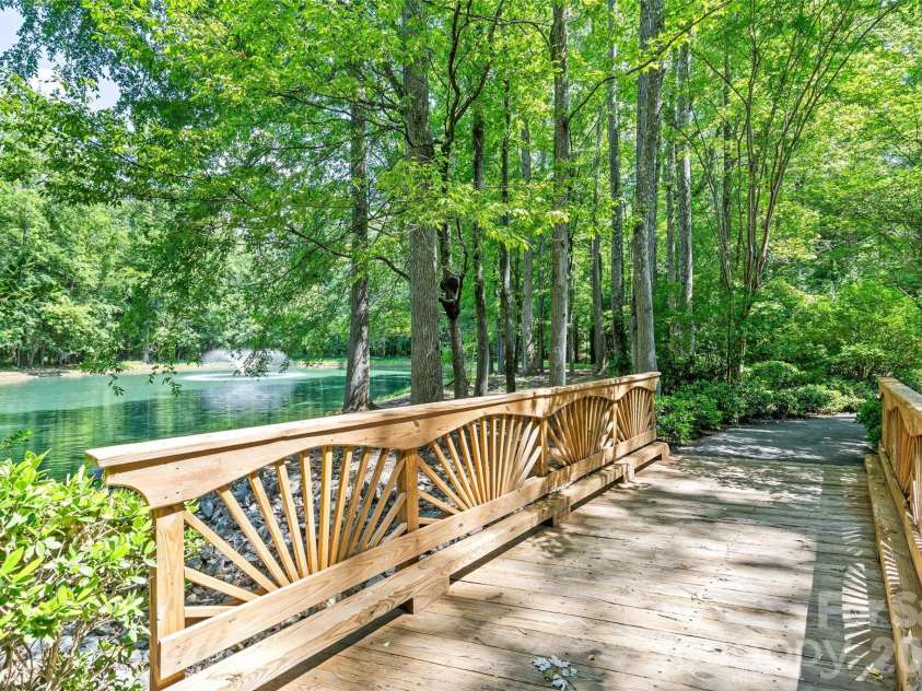 3030 Ashford Glen Drive, Matthews, NC 28104.  MLS# CAR4399713, YatesRealty ID 36584. 