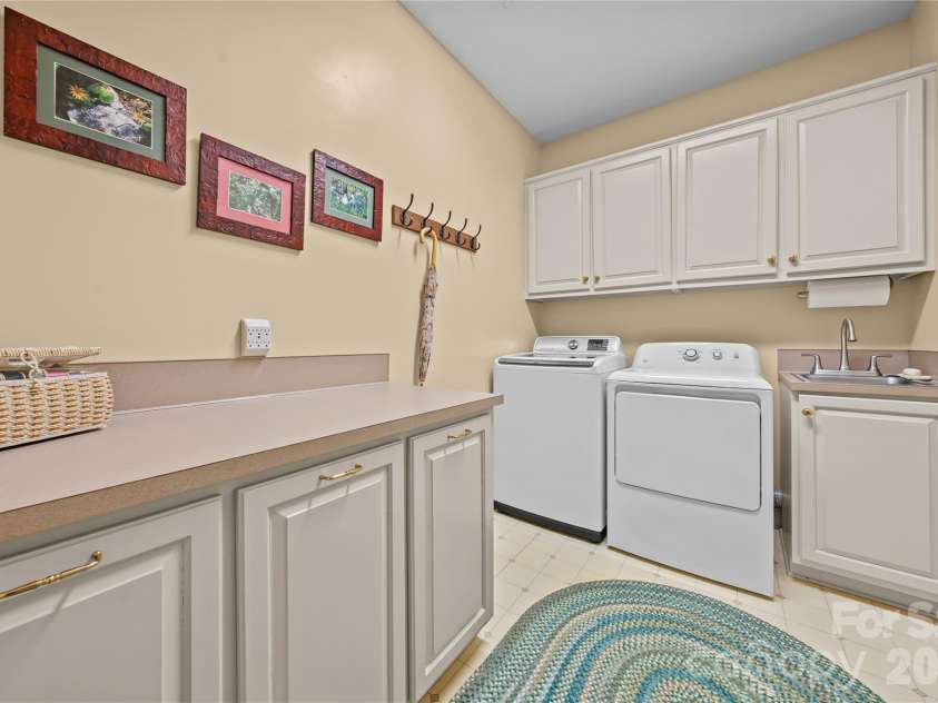 881 Handy Road, Denton, NC 27239.  MLS# CAR4403376, YatesRealty ID 36585. 