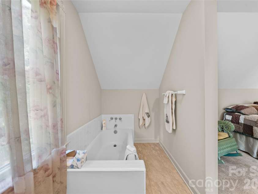 881 Handy Road, Denton, NC 27239.  MLS# CAR4403376, YatesRealty ID 36585. 