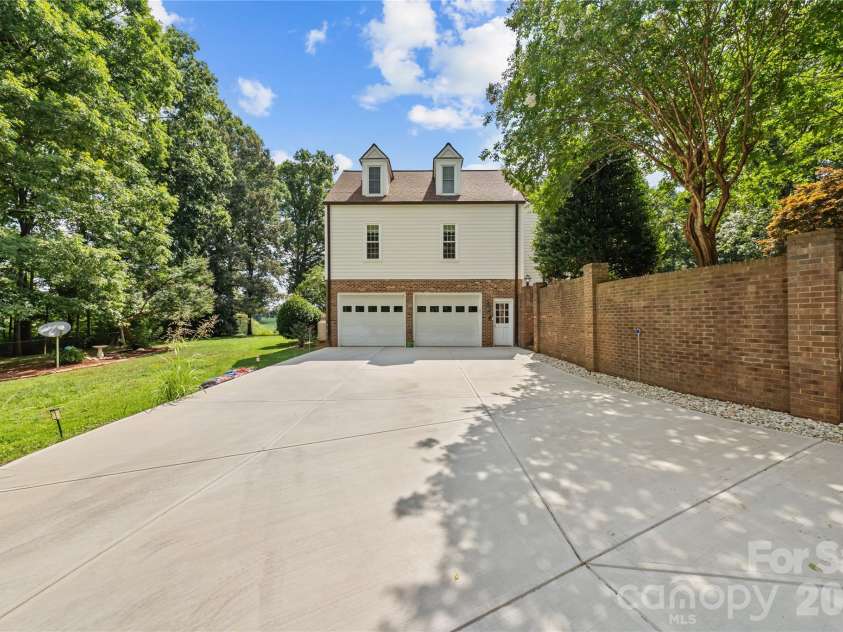 881 Handy Road, Denton, NC 27239.  MLS# CAR4403376, YatesRealty ID 36585. 