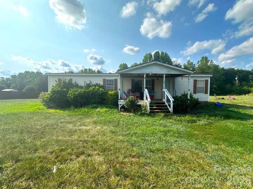 5100 Flay Road, Lincolnton, NC 28092.  MLS# CAR4402047, YatesRealty ID 36586. 
