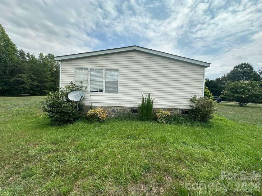5100 Flay Road, Lincolnton, NC 28092.  MLS# CAR4402047, YatesRealty ID 36586. 
