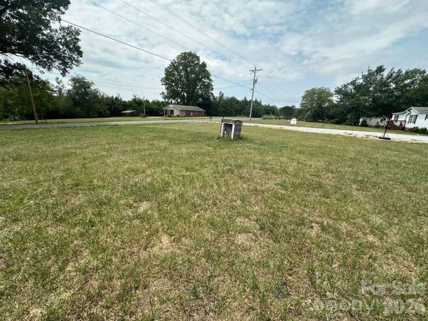 5100 Flay Road, Lincolnton, NC 28092.  MLS# CAR4402047, YatesRealty ID 36586. 