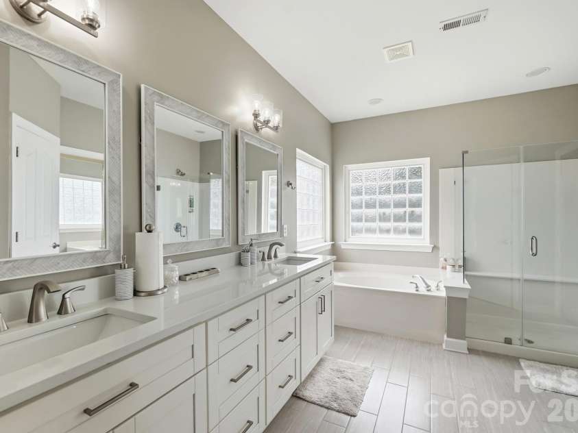 1111 Applegate Parkway, Waxhaw, NC 28173.  MLS# CAR4402685, YatesRealty ID 36587. 