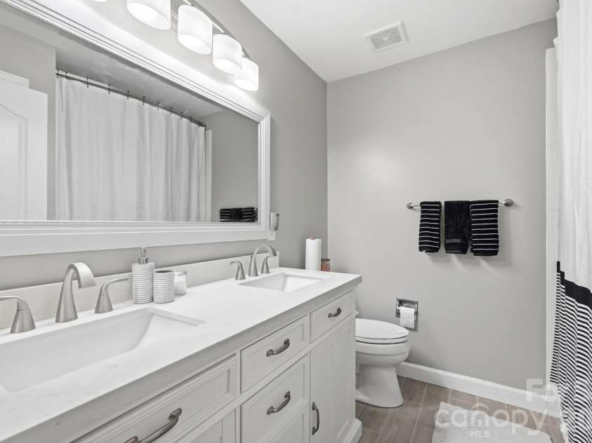 1111 Applegate Parkway, Waxhaw, NC 28173.  MLS# CAR4402685, YatesRealty ID 36587. 