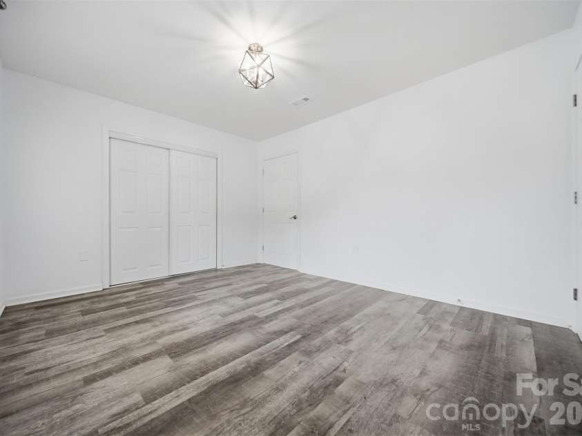 115 23rd Street, Hickory, NC 28601.  MLS# CAR4400669, YatesRealty ID 36589. 